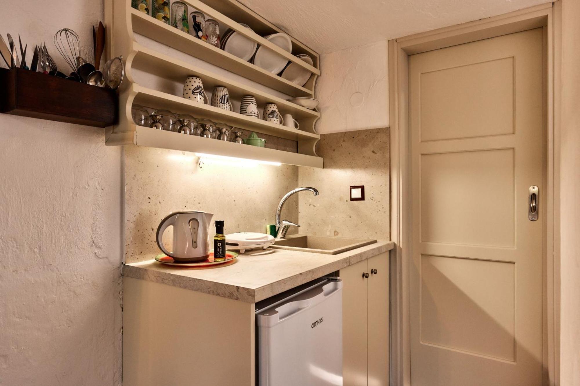 Mila Malia Studios Hotel Экстерьер фото
