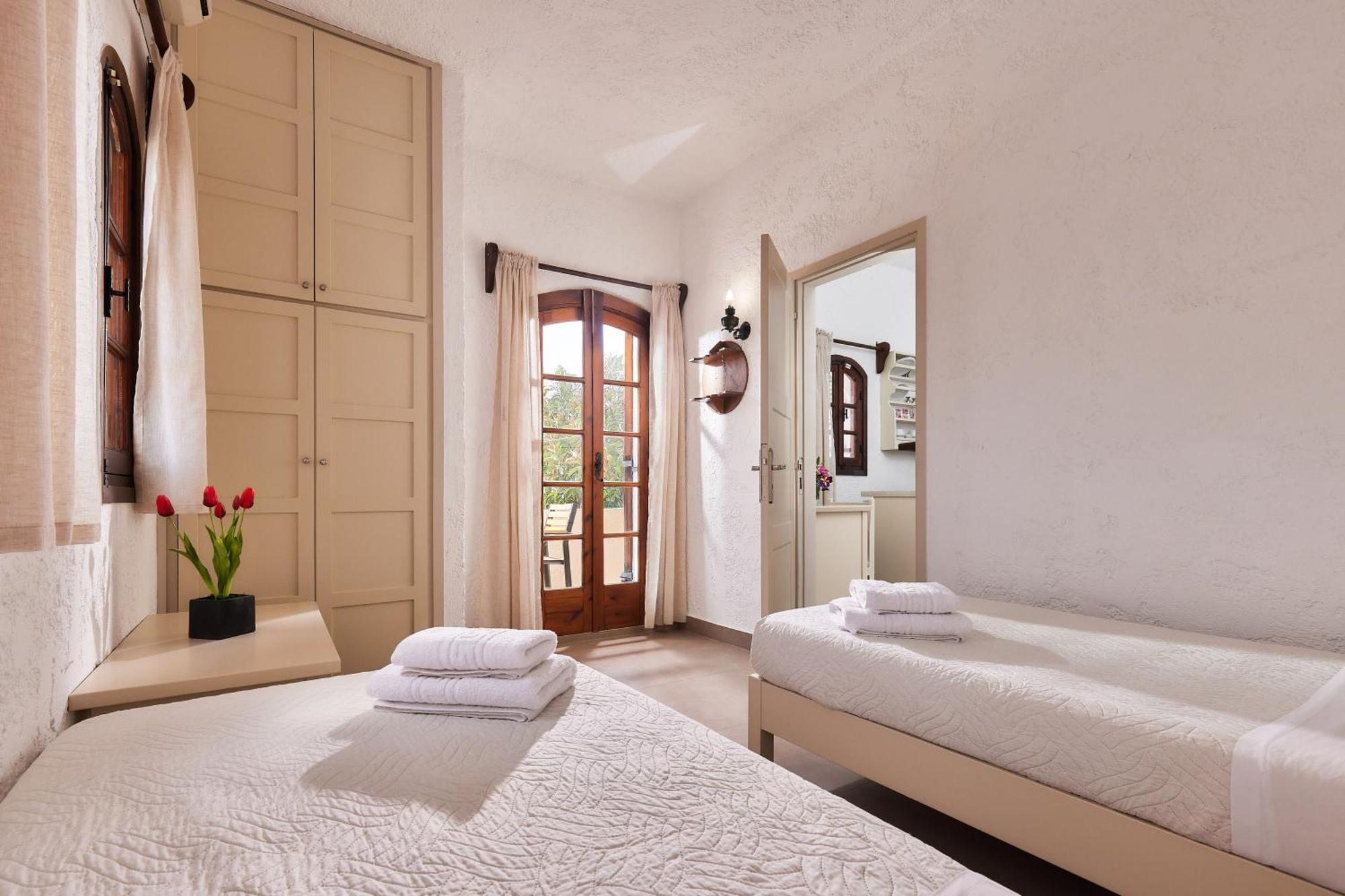Mila Malia Studios Hotel Экстерьер фото