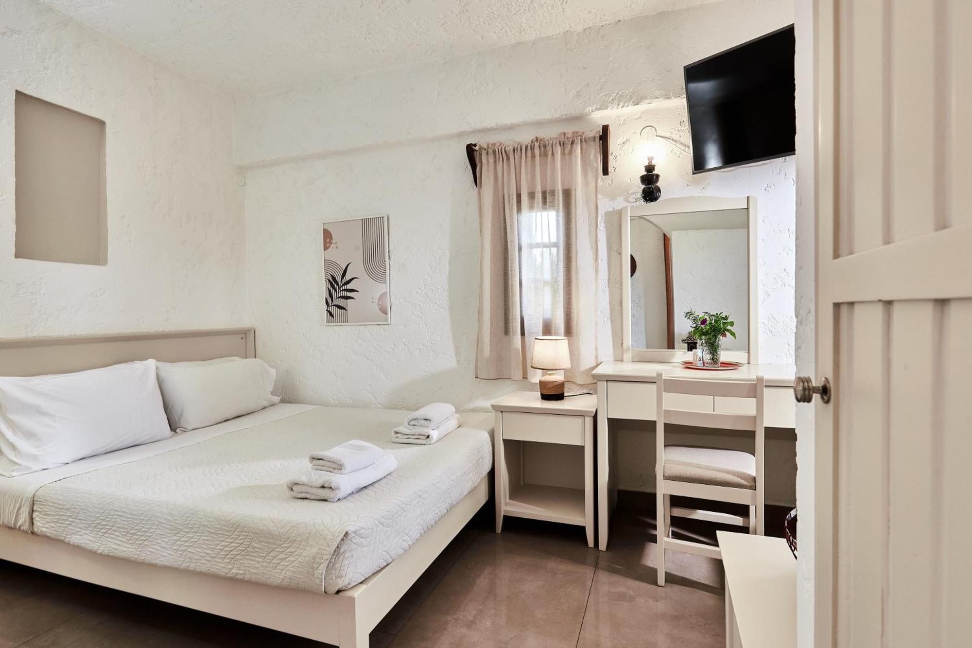 Mila Malia Studios Hotel Экстерьер фото