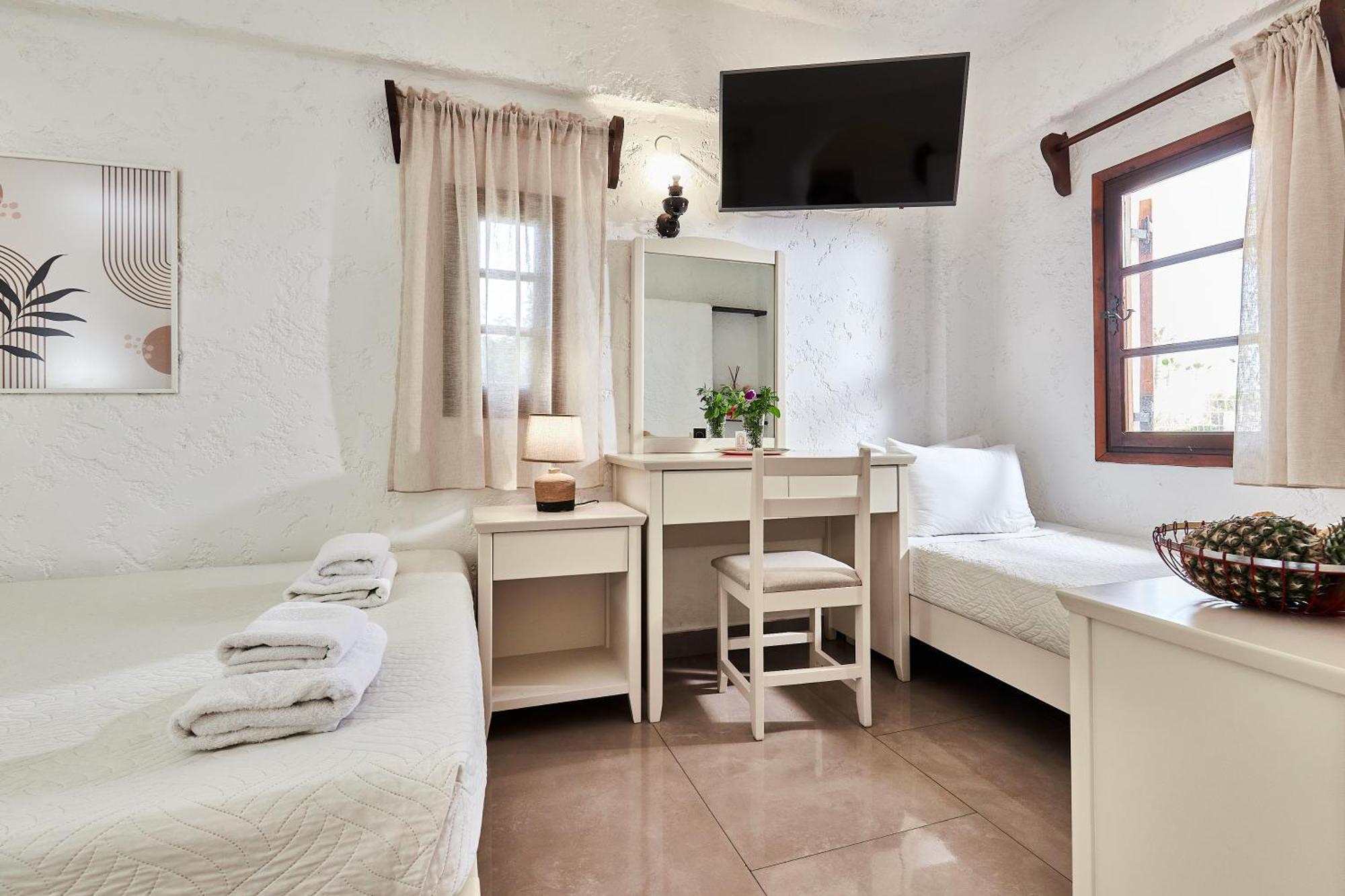 Mila Malia Studios Hotel Экстерьер фото