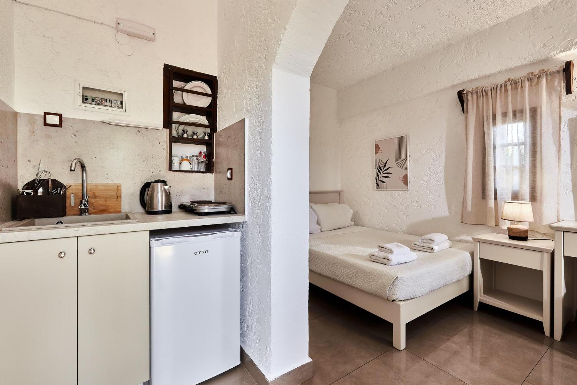 Mila Malia Studios Hotel Экстерьер фото