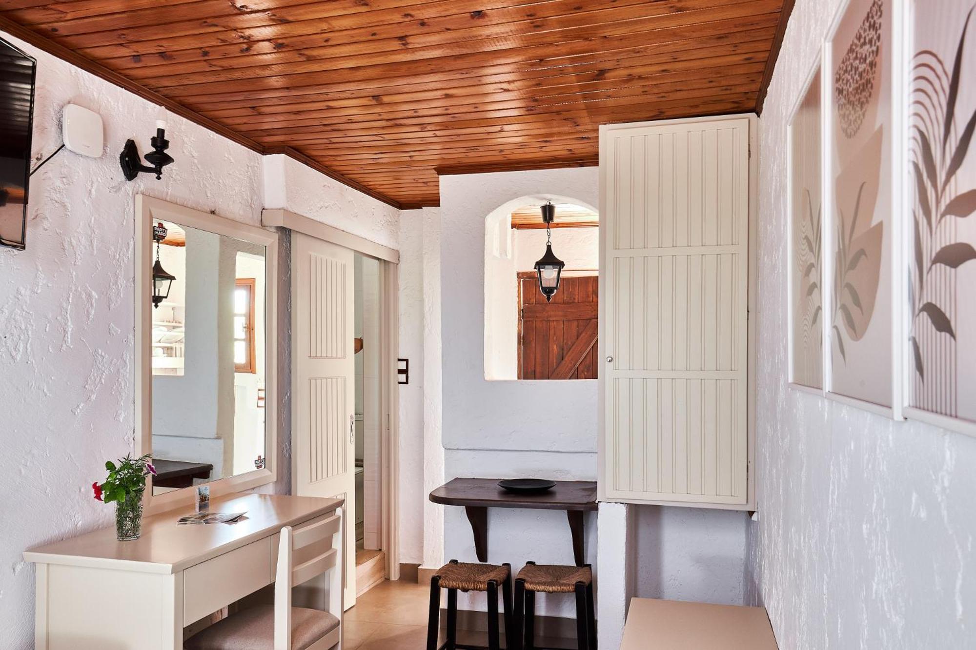 Mila Malia Studios Hotel Экстерьер фото
