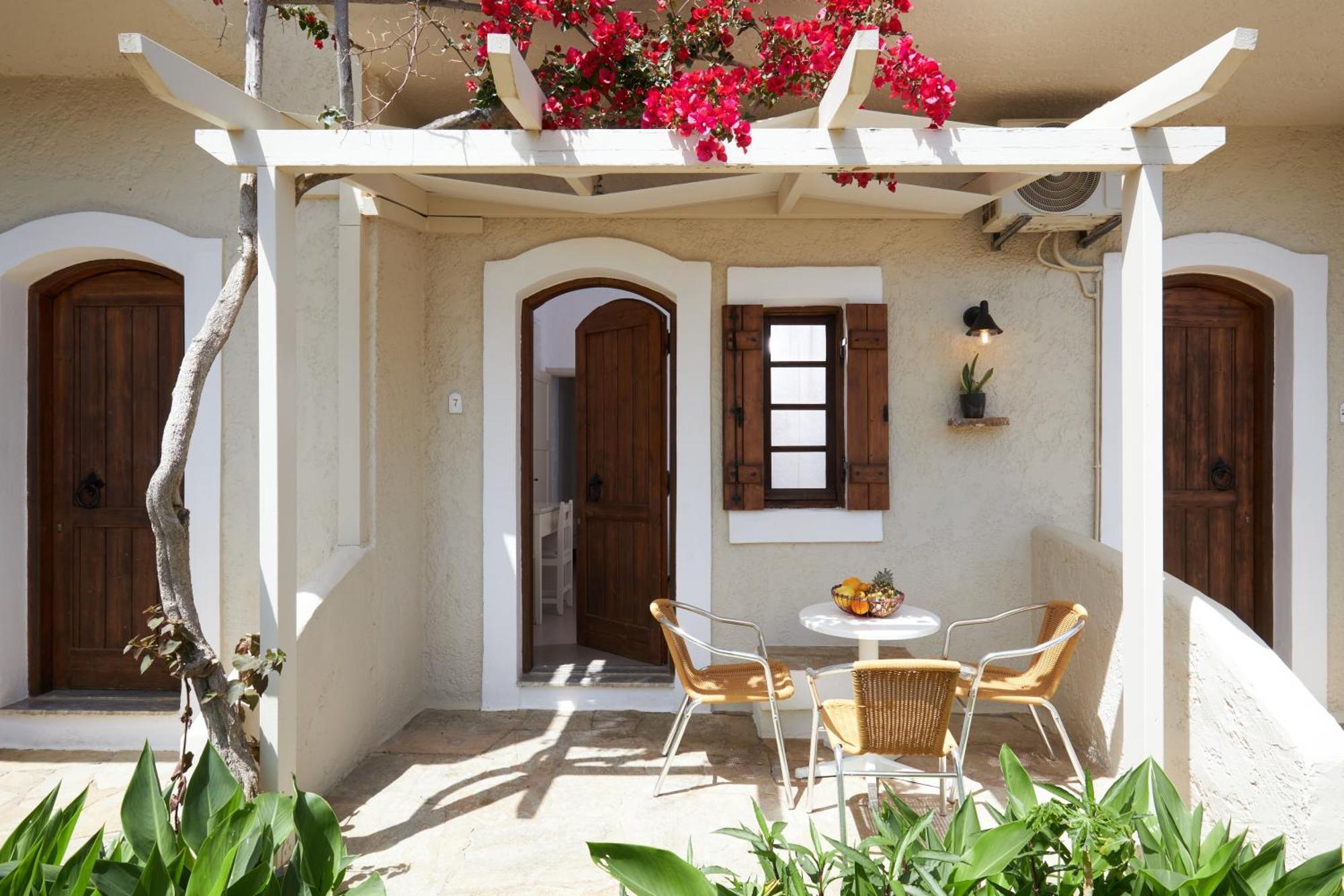 Mila Malia Studios Hotel Экстерьер фото
