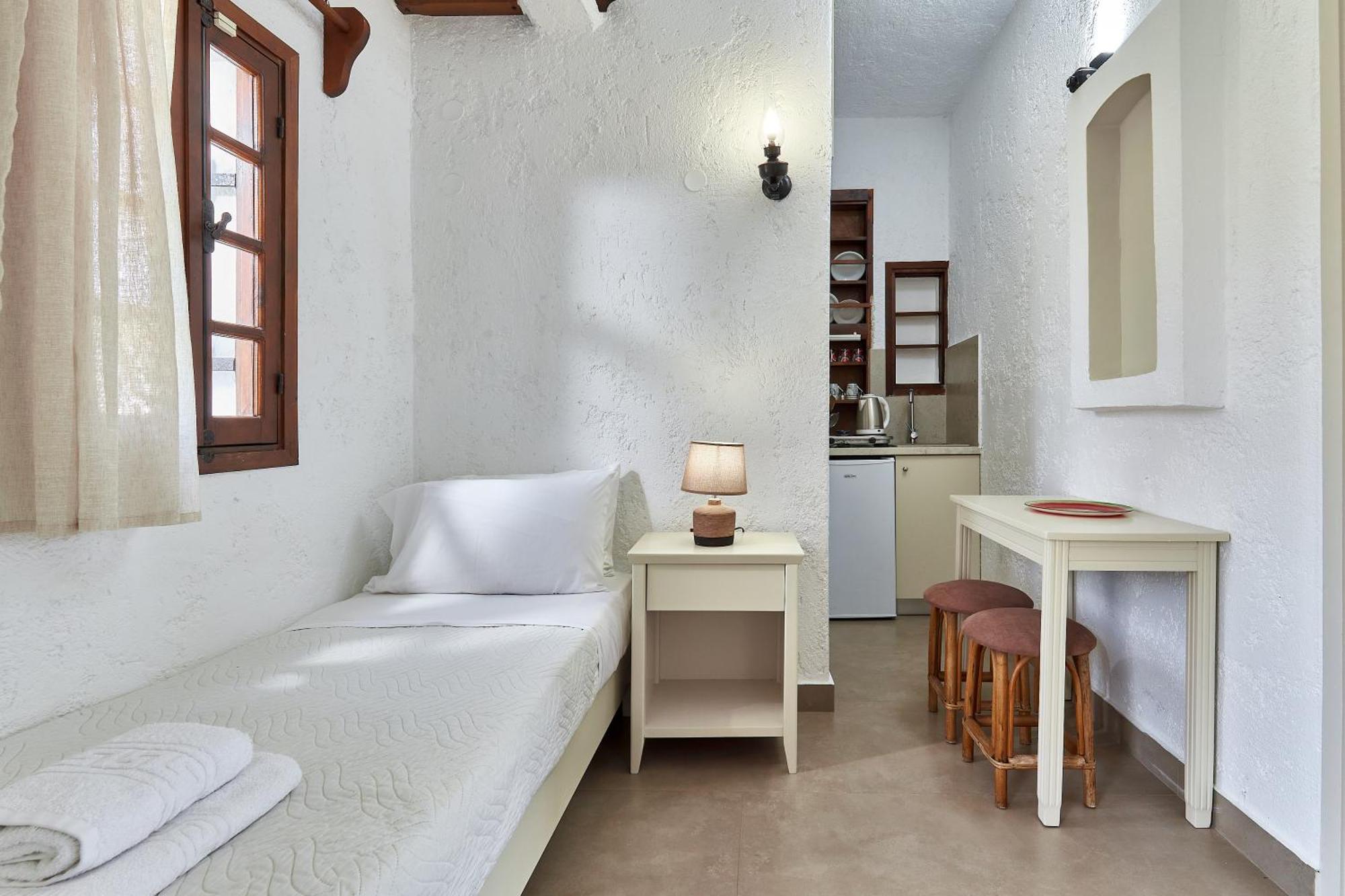Mila Malia Studios Hotel Экстерьер фото