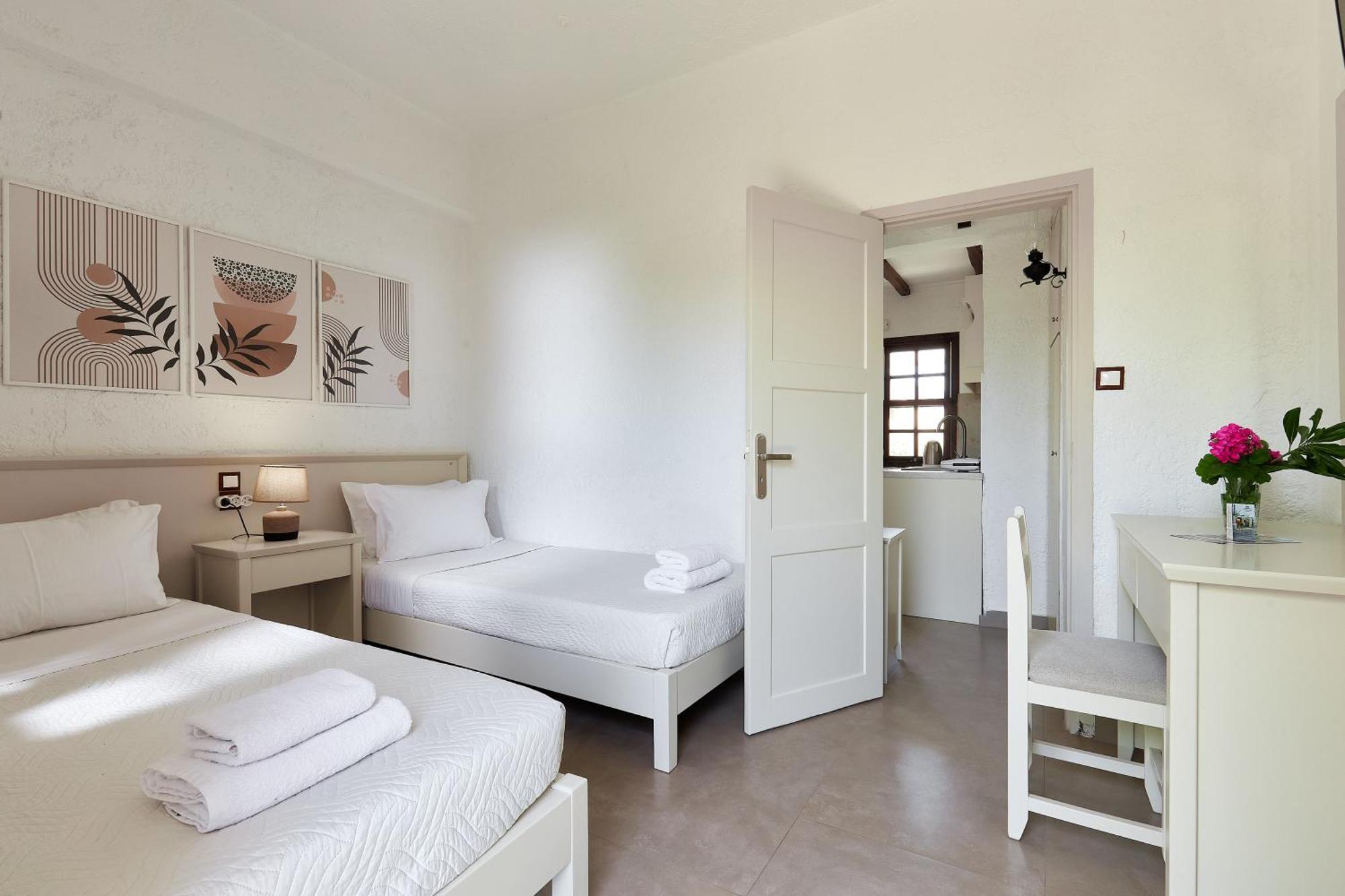 Mila Malia Studios Hotel Экстерьер фото
