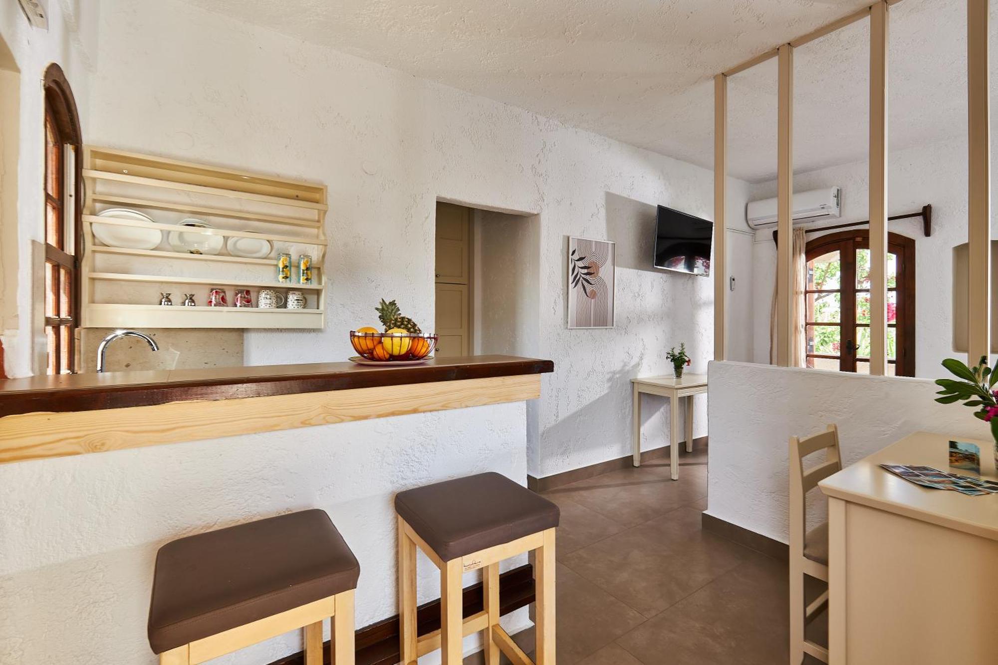 Mila Malia Studios Hotel Экстерьер фото