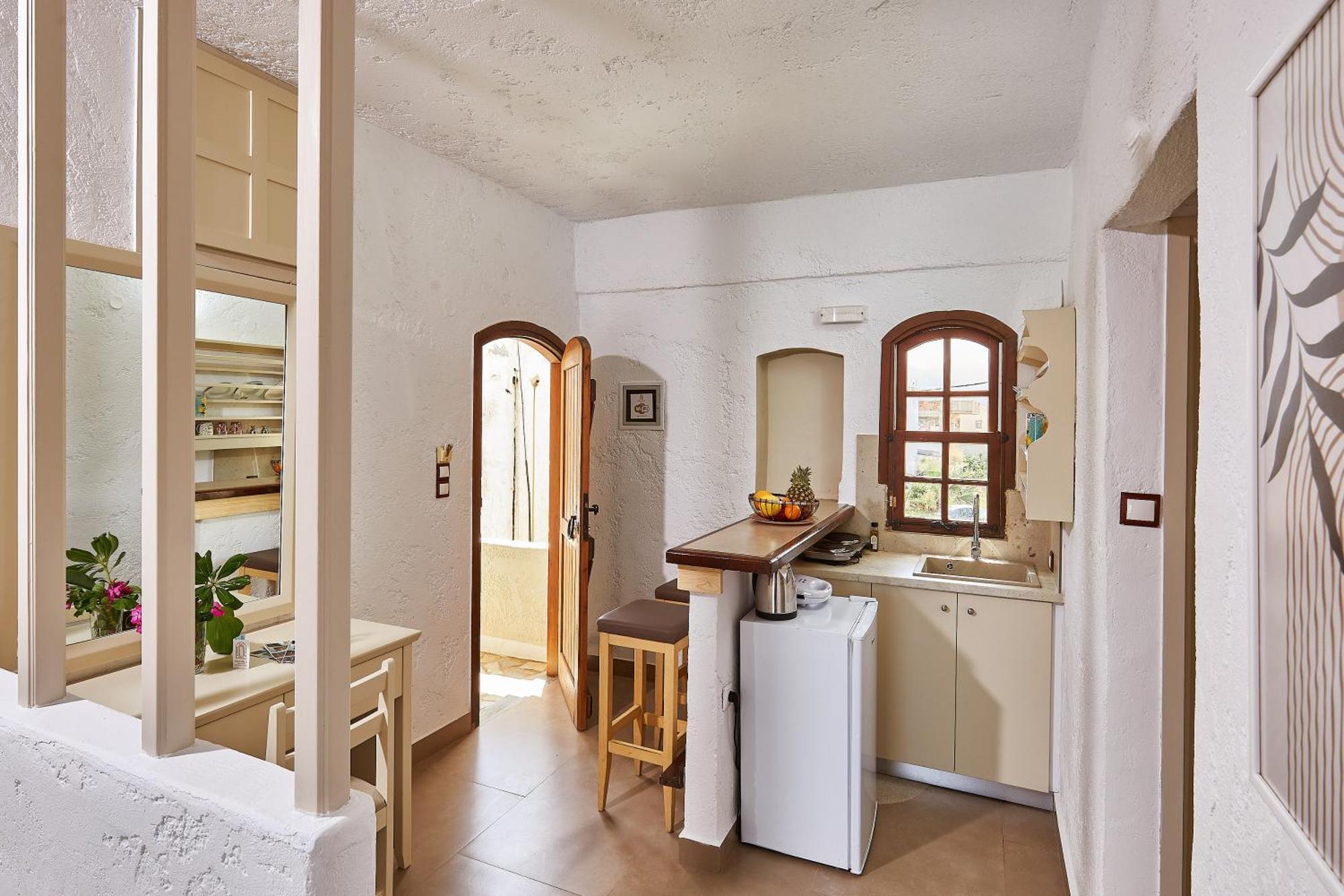 Mila Malia Studios Hotel Экстерьер фото